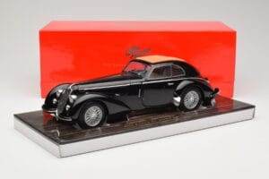 Alfa Romeo 8C 2900B Lungo Schwarz Minichamps 1:18 100120421 Metall — Bild 8 von 8