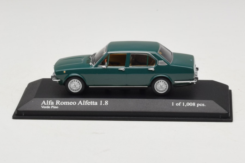 Alfa Romeo Alfetta 1.8 Grün Minichamps 1:43 400120204 Metall