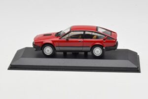 Alfa Romeo Alfetta GTV6 Rot Minichamps 1:43 400120140 Metall