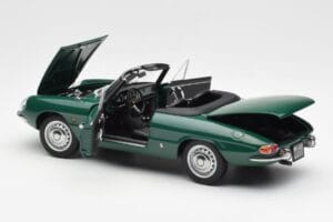 Alfa Romeo Duetto Spider Grün AUTOart 1:18 70138 Metall — Bild 5 von 8