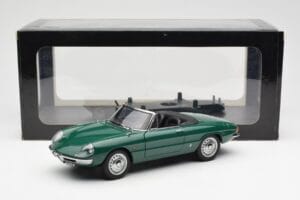 Alfa Romeo Duetto Spider Grün AUTOart 1:18 70138 Metall — Bild 8 von 8