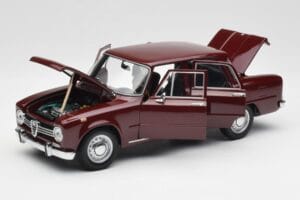 Alfa Romeo Giulia 1300 Dunkelrot Minichamps 1:18 180120906 Metall — Bild 2 von 8