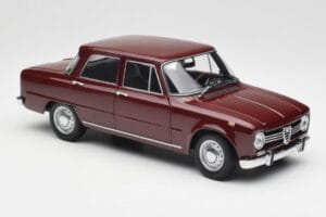 Alfa Romeo Giulia 1300 Dunkelrot Minichamps 1:18 180120906 Metall — Bild 6 von 8