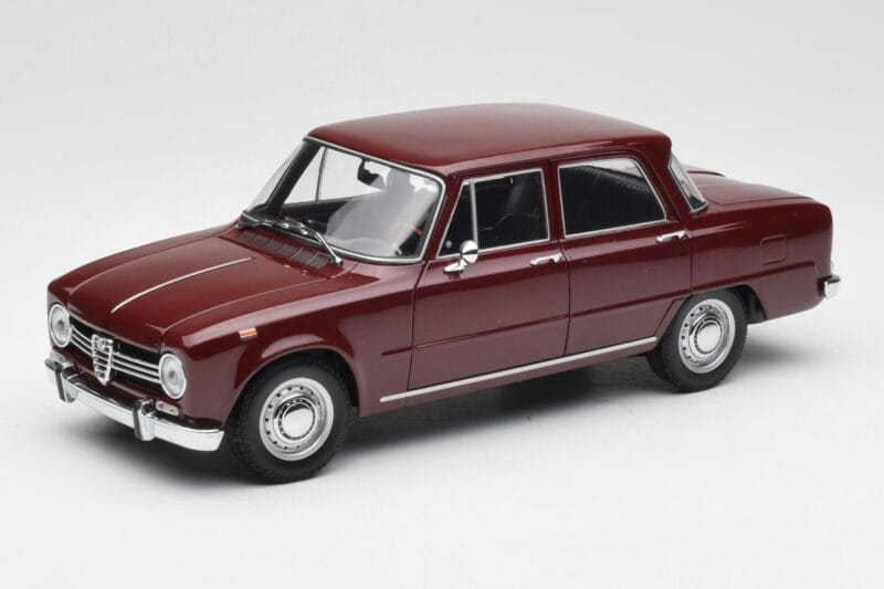 Alfa Romeo Giulia 1300 Dunkelrot Minichamps 1:18 180120906 Metall
