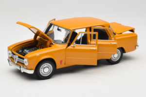 Alfa Romeo Giulia 1300 Super Orange Minichamps 1:18 180120900 Metall — Bild 2 von 8