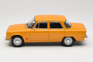 Alfa Romeo Giulia 1300 Super Orange Minichamps 1:18 180120900 Metall — Bild 4 von 8