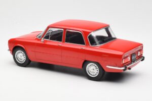Alfa Romeo Giulia Nuova Super Rot MCG 1:18 MCG18145 Metall — Bild 5 von 6