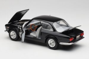 Alfa Romeo Giulia Sprint GTA Schwarz Road Signature 1:18 92348 Metall — Bild 5 von 8
