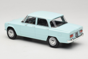 Alfa Romeo Giulia TI 105 Sky Blue Norev 1:18 187974 Metall — Bild 6 von 7