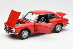 Alfa Romeo GT 1300 Junior LHD Rot AUTOart 1:18 70131 Metall — Bild 2 von 8