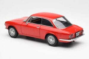 Alfa Romeo GT 1300 Junior LHD Rot AUTOart 1:18 70131 Metall — Bild 7 von 8