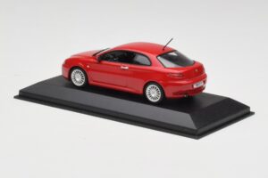 Alfa Romeo GT Alfa Rot Minichamps 1:43 400120321 Metall — Bild 3 von 4
