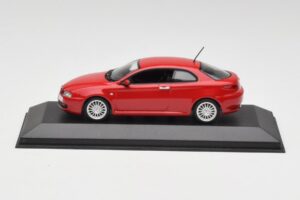 Alfa Romeo GT Alfa Rot Minichamps 1:43 400120321 Metall