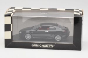 Alfa Romeo GT Schwarz Minichamps 1:43 400120320 Metall — Bild 4 von 4