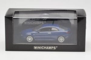 Alfa Romeo GT Dark Blue Metallic Minichamps 1:43 400120326 Metall — Bild 4 von 4