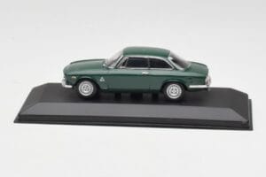 Alfa Romeo Giulia GTA 1300 Junior Grün Minichamps 1:43 ALFA010 Metall