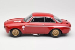 Alfa Romeo GTA 1300 Junior Rot Minichamps 1:18 155120020 Metall — Bild 3 von 6