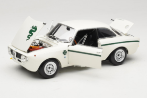 Alfa Romeo GTA 1300 Junior Weiß Minichamps 1:18 100120501 Metall — Bild 2 von 8