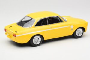 Alfa Romeo GTA 1300 Junior Gelb Minichamps 1:18 155120024 Metall — Bild 3 von 6