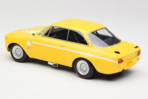 Alfa Romeo GTA 1300 Junior Gelb Minichamps 1:18 155120024 Metall — Bild 4 von 6