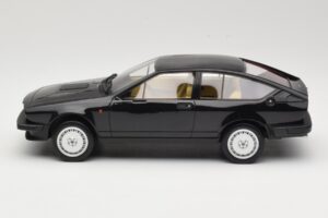 Alfa Romeo GTV6 2.5 Schwarz Laudoracing-Models 1:18 LM110C Metall — Bild 3 von 6