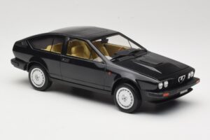 Alfa Romeo GTV6 2.5 Schwarz Laudoracing-Models 1:18 LM110C Metall — Bild 4 von 6