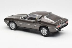 Alfa Romeo Montreal Braun Metallic AUTOart 1:18 70173 Metall — Bild 7 von 8