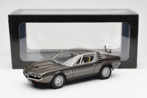 Alfa Romeo Montreal Braun Metallic AUTOart 1:18 70173 Metall — Bild 8 von 8