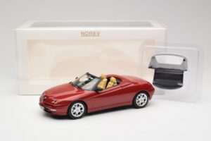 Alfa Romeo Spider 916 Proteo Red Metallic Norev 1:18 187854 Metall — Bild 6 von 6