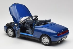 Alfa Romeo Spider 916 Periwinkle Blau Maisto 1:18 50308 Metall — Bild 4 von 7