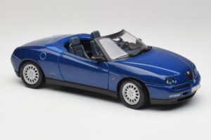 Alfa Romeo Spider 916 Periwinkle Blau Maisto 1:18 50308 Metall — Bild 5 von 7