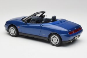 Alfa Romeo Spider 916 Periwinkle Blau Maisto 1:18 50308 Metall — Bild 6 von 7