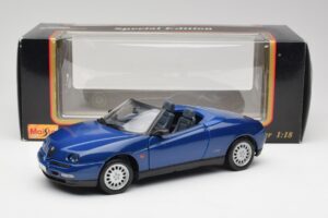 Alfa Romeo Spider 916 Periwinkle Blau Maisto 1:18 50308 Metall — Bild 7 von 7