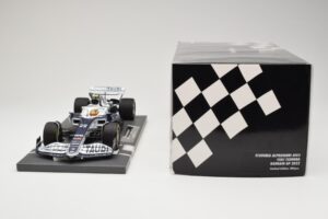 AlphaTauri AT03 #22 Y. Tsunoda Bahrain GP 2022 Minichamps 1:18 117220122 Metall — Bild 6 von 6