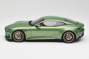 Aston Martin DB12 Grün GT Spirit 1:18 GT466 Resin — Bild 3 von 5