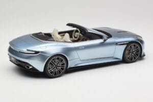 Aston Martin DB12 Volante Caribbean Blue Pearl GT Spirit 1:18 GT479 Resin — Bild 2 von 6