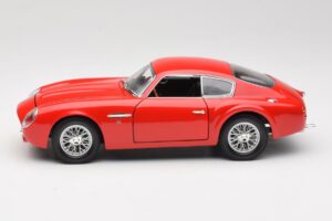 Aston Martin DB4 GT Zagato Rot Road Signature 1:18 92728 Metall — Bild 4 von 8