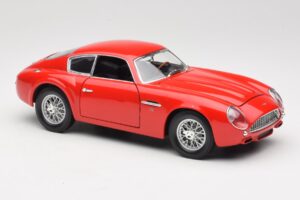 Aston Martin DB4 GT Zagato Rot Road Signature 1:18 92728 Metall — Bild 6 von 8
