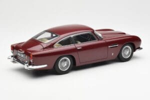 Aston Martin DB5 Dubonnet Rot AUTOart 1:18 70213 Metall — Bild 3 von 8