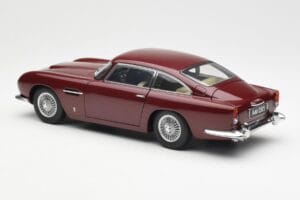 Aston Martin DB5 Dubonnet Rot AUTOart 1:18 70213 Metall — Bild 7 von 8