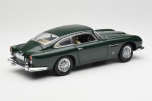Aston Martin DB5 RHD Grün AUTOart 1:18 70024 Metall — Bild 3 von 8