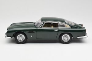 Aston Martin DB5 RHD Grün AUTOart 1:18 70024 Metall — Bild 4 von 8
