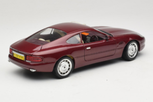 Aston Martin DB7 Rot Guiloy 1:18 67550 Metall — Bild 3 von 8