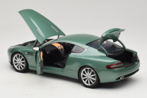 Aston Martin DB9 Grün Minichamps 1:18 150137322 Metall — Bild 5 von 8