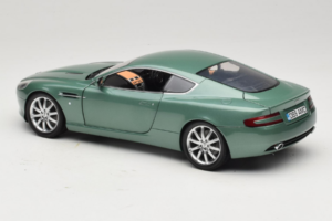 Aston Martin DB9 Grün Minichamps 1:18 150137322 Metall — Bild 7 von 8