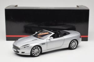 Aston Martin DB9 Volante Silber Minichamps 1:18 150137334 Metall — Bild 8 von 8