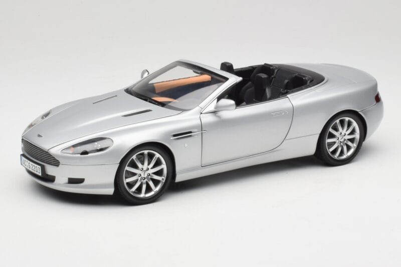 Aston Martin DB9 Volante Silber Minichamps 1:18 150137334 Metall