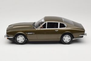 Aston Martin DBS Olive Grün CMR 1:18 CMR003 Metall — Bild 3 von 6