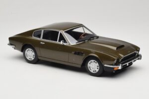Aston Martin DBS Olive Grün CMR 1:18 CMR003 Metall — Bild 4 von 6