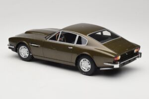 Aston Martin DBS Olive Grün CMR 1:18 CMR003 Metall — Bild 5 von 6